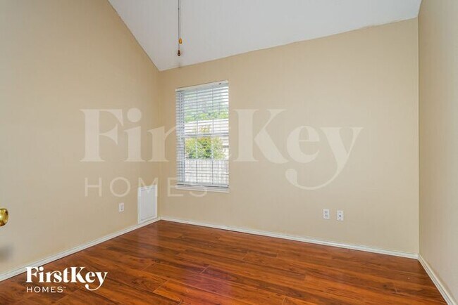 Foto del edificio - 8713 Briarcrest Dr
