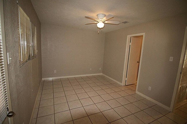 Foto del edificio - 5145 Beaver Hollow Dr