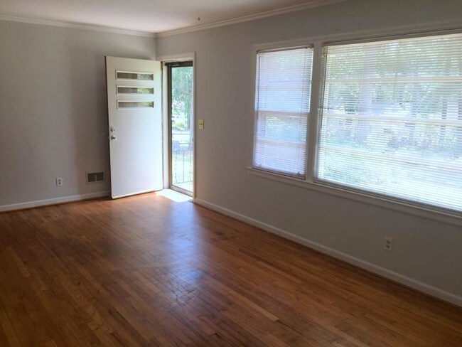 Building Photo - 247 Vallejo Cir