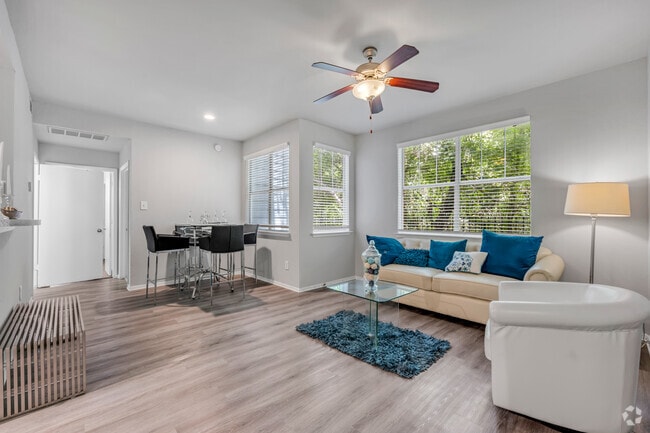 3 BR, 2 BA - 1,039SF - Villas of Sorrento Apartments