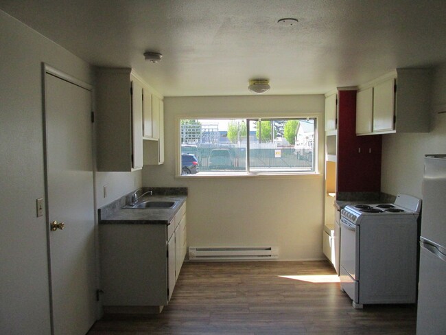 Building Photo - 1 bedroom apartment in Burlington