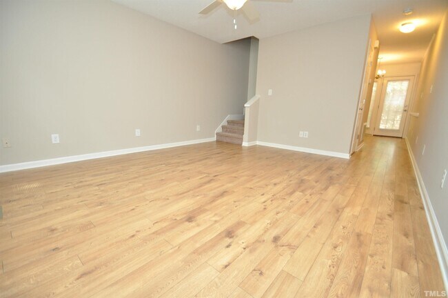 Foto del edificio - 6126 Deerwood Pl