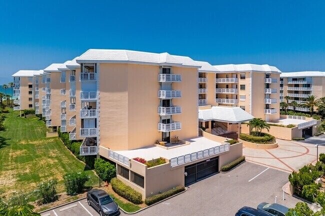 Building Photo - 6500 Sunset Way
