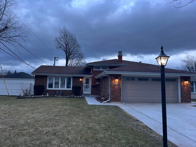 Foto del edificio - 17305 Overhill Ave