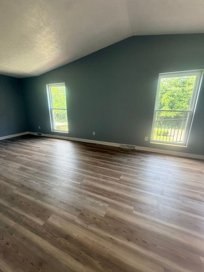 Photo - Spacious Maryville City Rental with Finished Basement & Lawn Care Included! House
