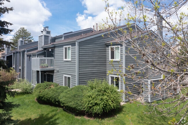 Building Photo - Alpine Building Photo - Alpine