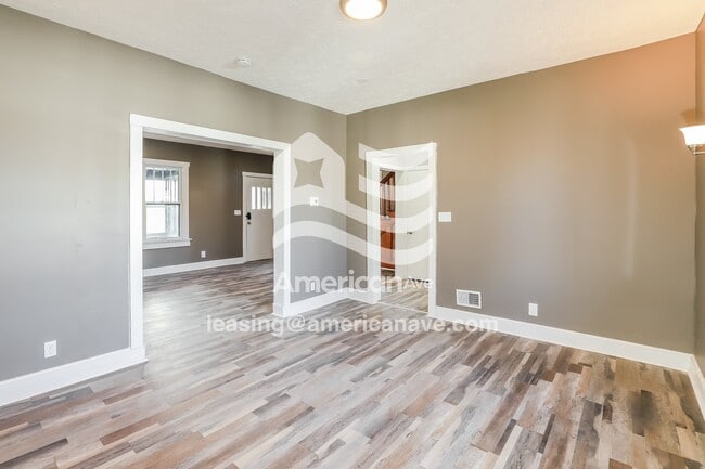 Building Photo - 2720 Newport Ave