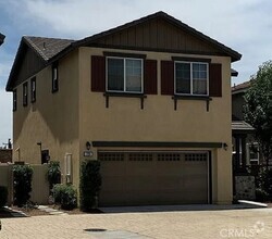 Building Photo - 690 Huron Pl