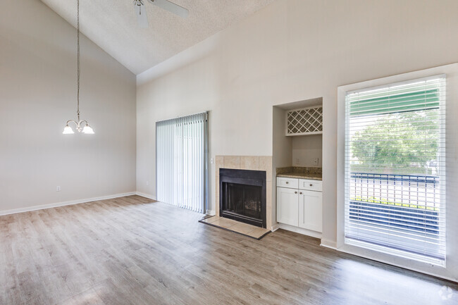 2BR, 2BA - 1,390SF - Living Room - Stone Creek at Wekiva