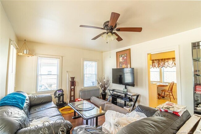 Foto del edificio - 625 N Main St