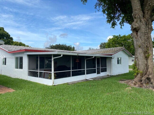Building Photo - 8557 N Campanelli Blvd