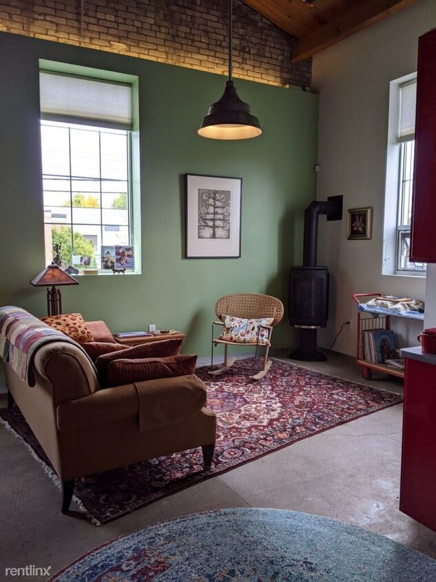 Primary Photo - 3 br, 2 bath Condo - 512 E North St