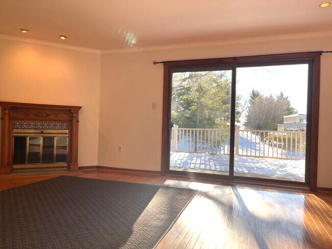 Family room - 8816 Ridge Ave