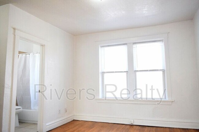 Building Photo - 5012 Virginia Ave