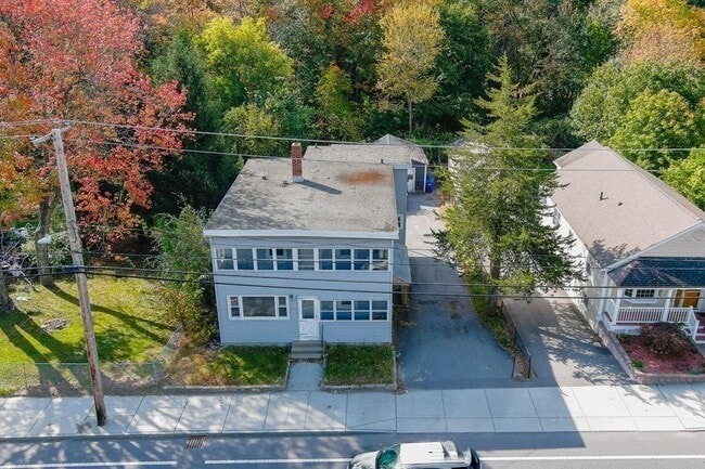 Building Photo - 389 Mechanic St