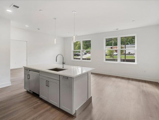 Foto del edificio - Madison Mall on Main Luxury Apartments