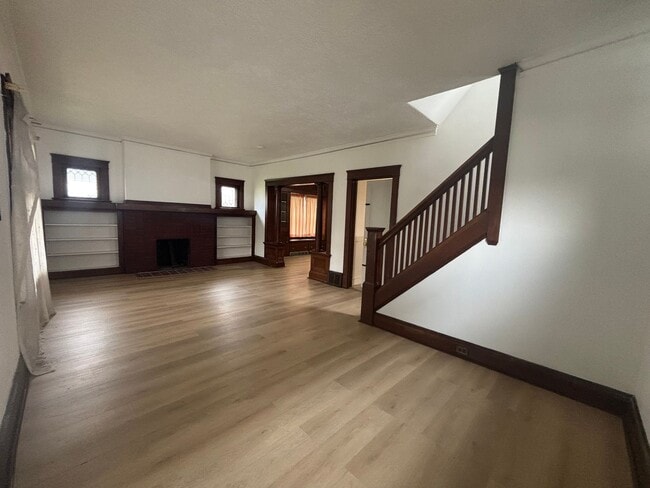 Foto del edificio - Spacious Single Family Home with Central Air