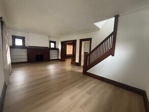 Building Photo - 3450 E 125th St