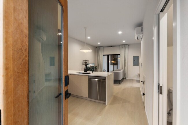 Foto del edificio - 8733 13th Ave NW