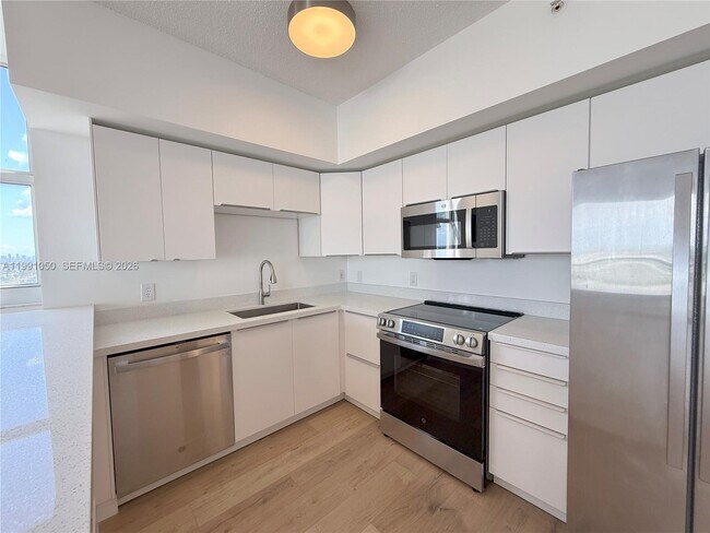 Foto del edificio - 5077 NW 7th St