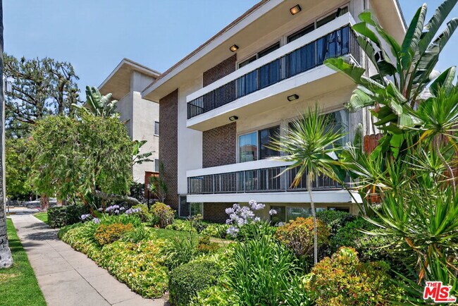 Building Photo - 184 N Crescent Dr