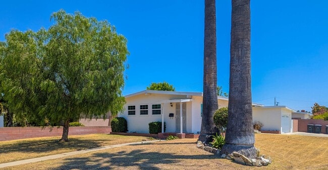 Building Photo - Cozy 3 Bedroom in Artesia!