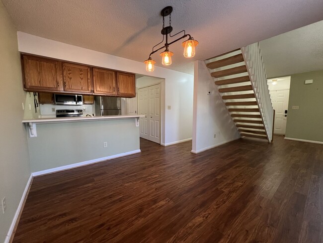 Foto del edificio - Charming Townhome in Desirable Kiln Creek ...