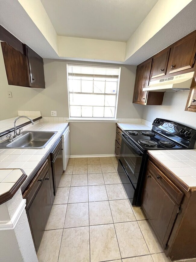 Photo - 2 Bedroom 1.5 Bath Apt at the Monterey Square Apts NW OKC