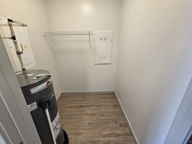 Building Photo - 1125 Pembina Hwy