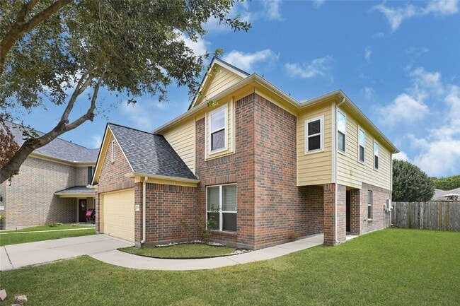 Building Photo - 3007 Apple Dale Dr