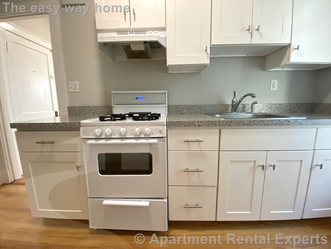 Building Photo - 156-158 Summer St Unit #314