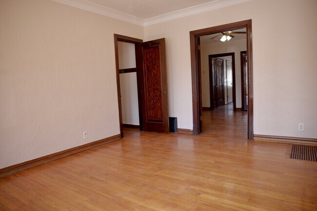 Foto del edificio - 3927 Dunnica Ave