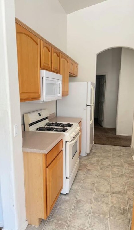 Foto del edificio - 7451 E Mountain Dr