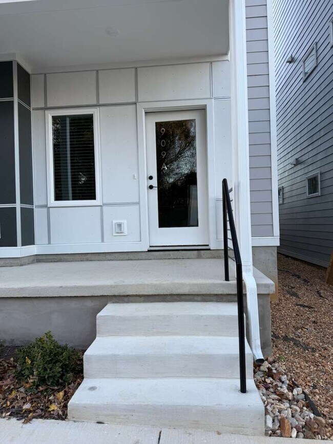 Foto del edificio - 909 Bainbridge St