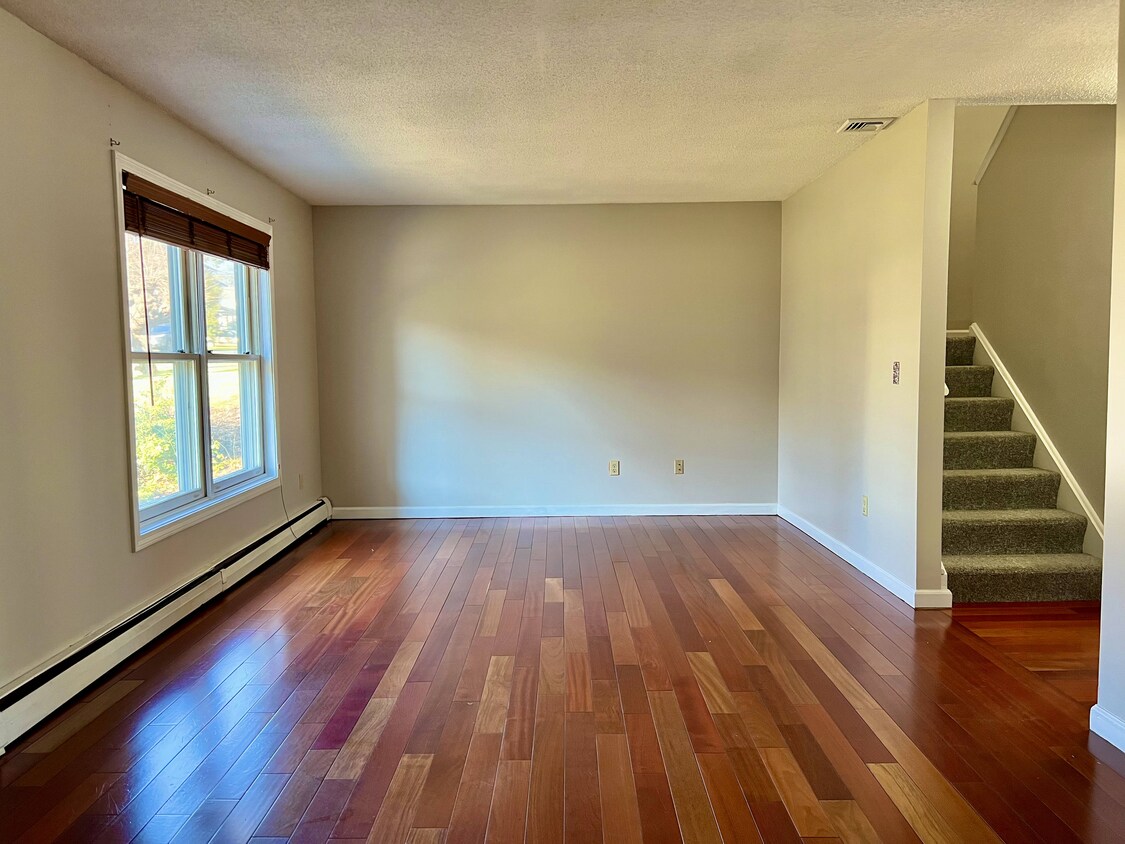 180 Gorman St Unit 180, Naugatuck, CT 06770 180 Gorman St Naugatuck