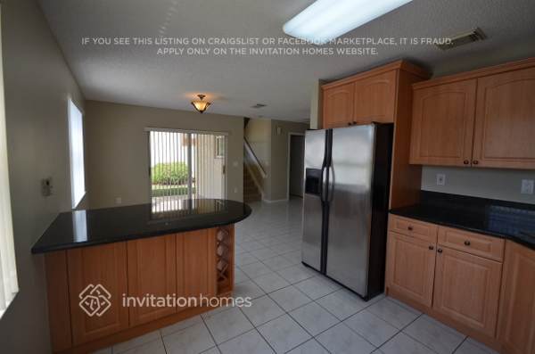 Building Photo - 4661 SW 151st Ave