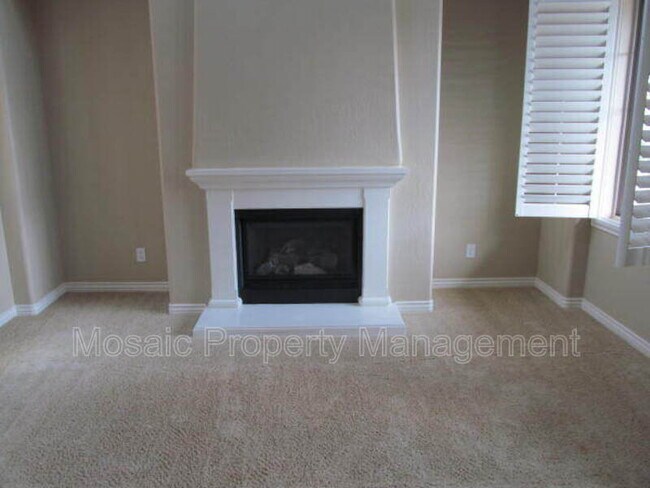 Foto del edificio - 2664 E Hampton Ln