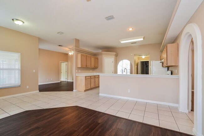 Foto del edificio - 1604 Silhouette Dr