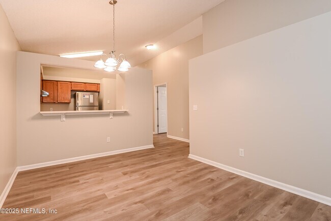 Building Photo - 12595 Ashmore Green Dr N