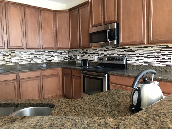 Foto del edificio - 5847 Covington Cove Way
