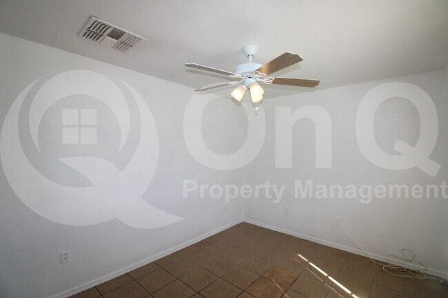 Foto del edificio - 3365 N Stone Ave