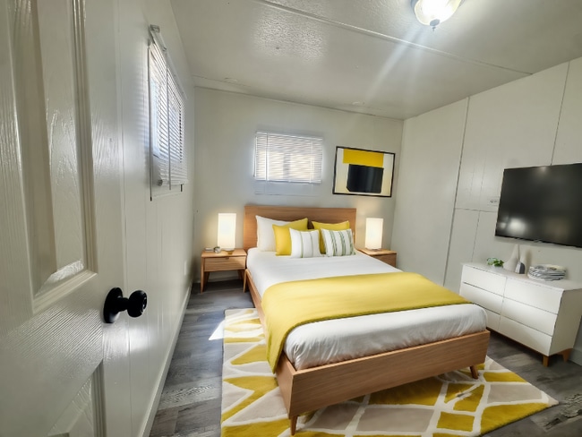 Building Photo - 500 S Main St