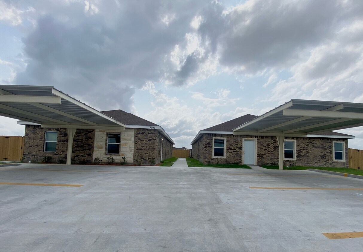 3303 Aurora Ln Unit B, Edinburg, TX 78542 Room for Rent in Edinburg