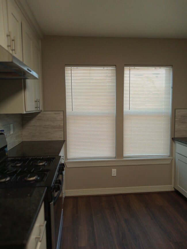 Kitchen - 1410 Quitman St