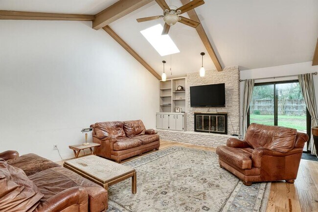 Building Photo - 1212 Wilderness Dr