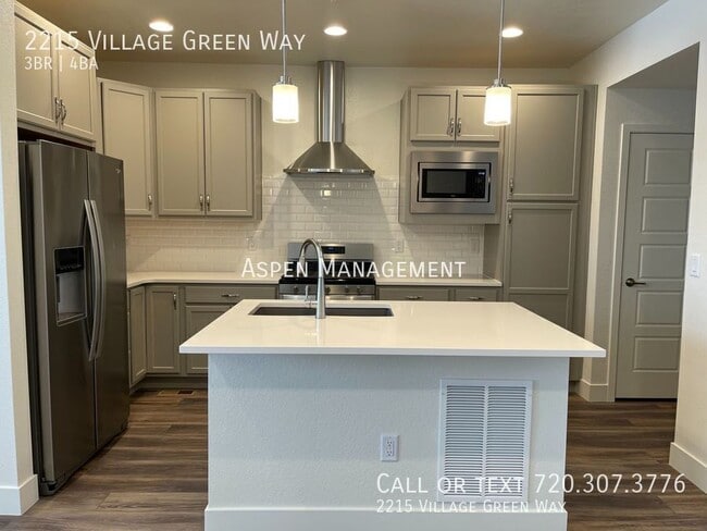 Building Photo - 2215 Village Green Way
