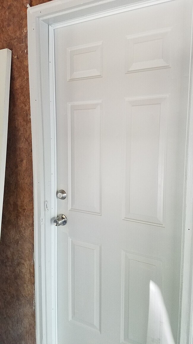 Puerta de entrada - 11 Shetucket Ave