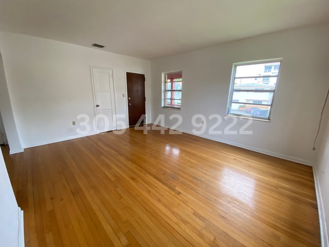 Building Photo - 33 Madeira Ave