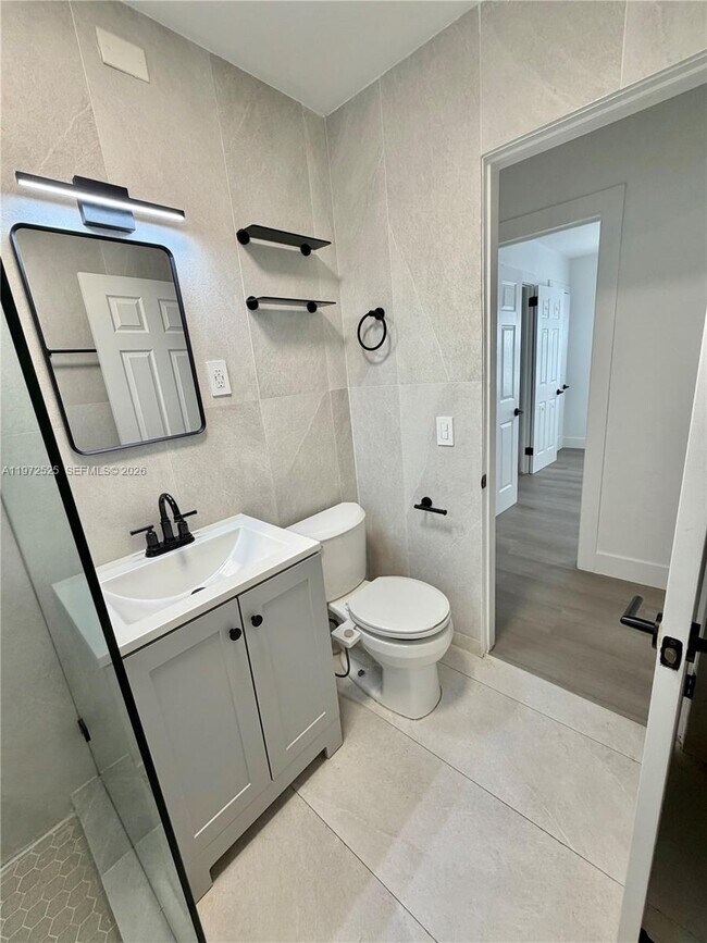 Foto del edificio - 11 Sidonia Ave