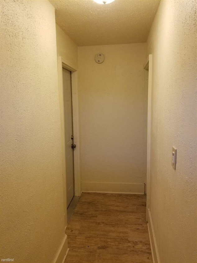 Foto principal - 407 W 4th St